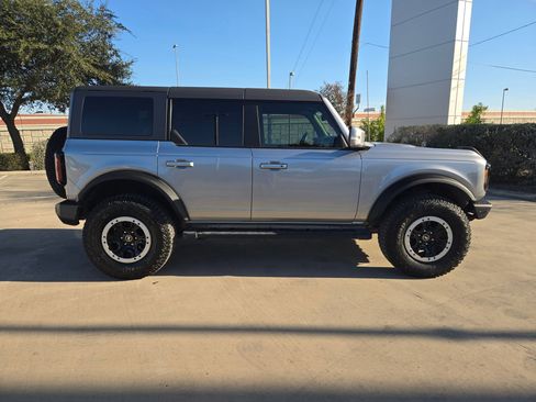 Used 2023 Ford Bronco Outer Banks w/ Sasquatch Package image 2