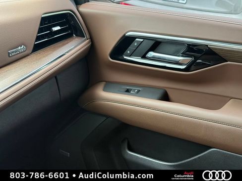 Used 2026 Chevrolet Suburban High Country AWD/4WD image 41