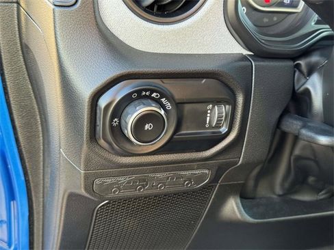 Used 2025 Jeep Wrangler Sport S image 21