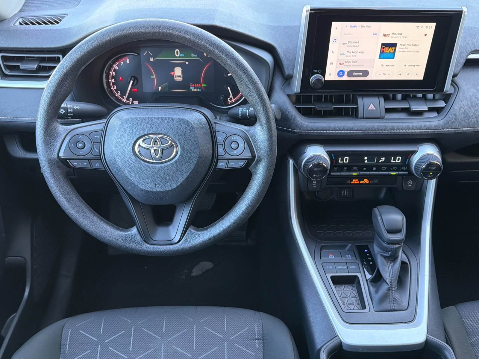 Used 2025 Toyota RAV4 XLE FWD image 15