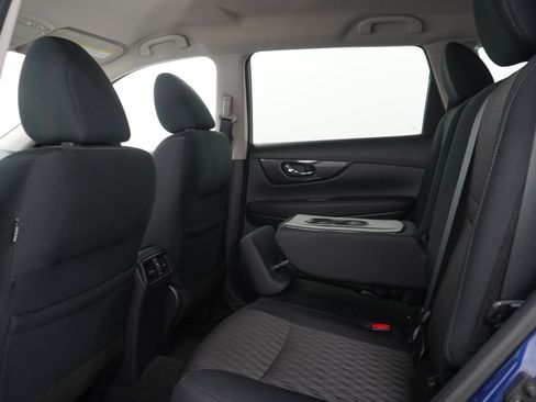Used 2019 Nissan Rogue SV w/ Premium Package AWD/4WD image 19