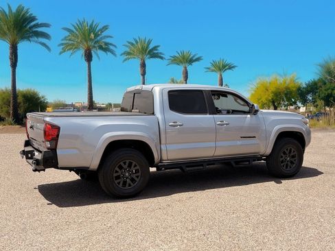 Used 2020 Toyota Tacoma SR5 AWD/4WD image 5