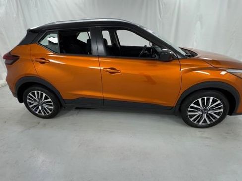 Certified 2024 Nissan Kicks SV FWD image 2