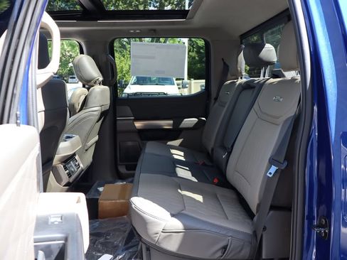New 2026 Ford F350 4x4 Crew Cab DRW Super Duty image 11