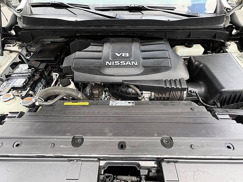 Used 2018 Nissan Titan SV RWD image 23