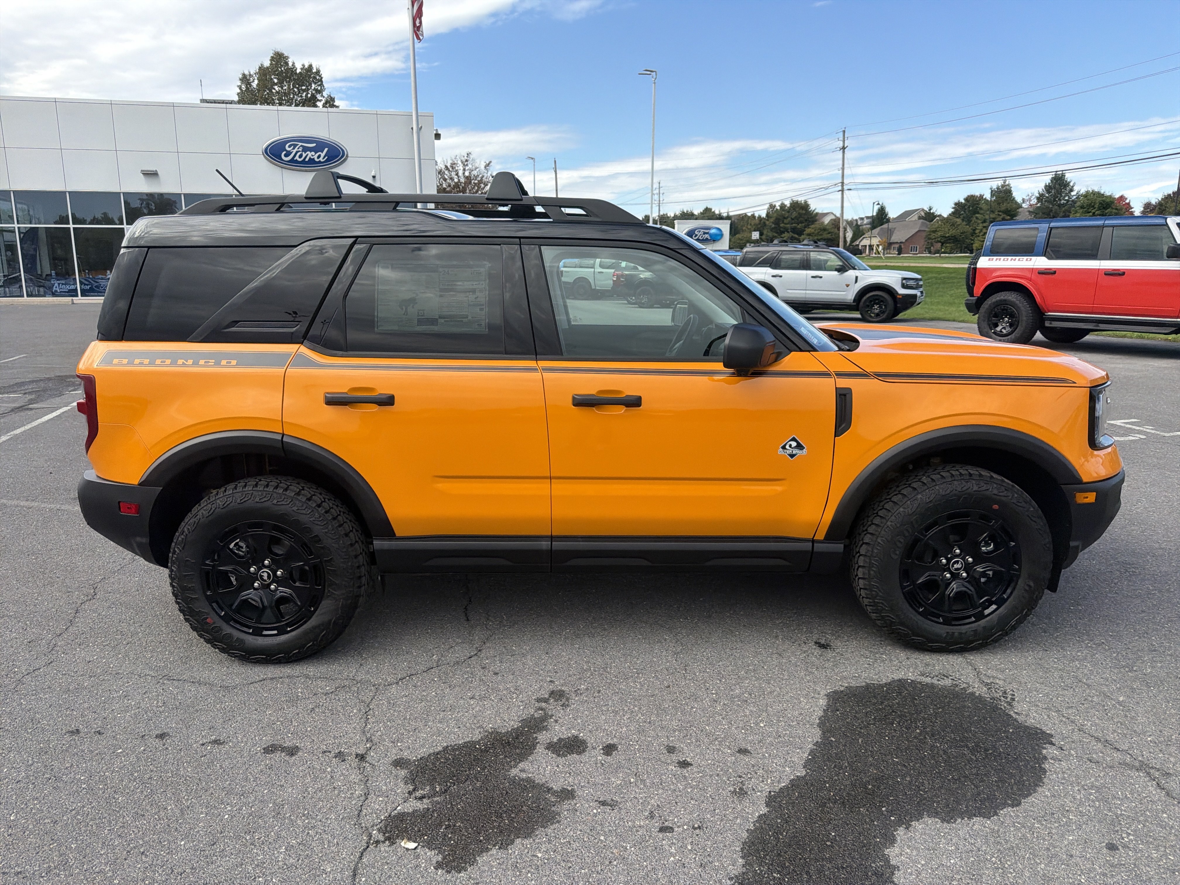 New 2026 Ford Bronco Sport Outer Banks w/ Sasquatch Outer Banks Package AWD/4WD image 2