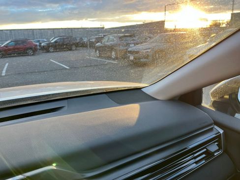 Used 2025 Toyota Camry LE image 34