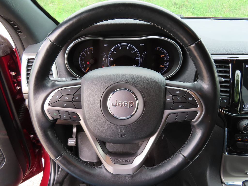 Used 2022 Jeep Grand Cherokee Laredo X AWD/4WD image 19