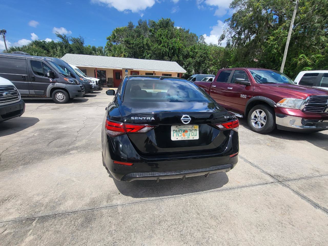 Used 2021 Nissan Sentra SV FWD image 12