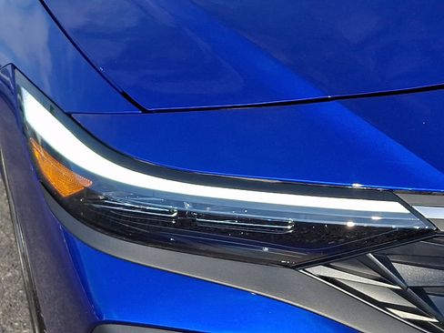 Certified 2025 Hyundai Elantra Sport image 9