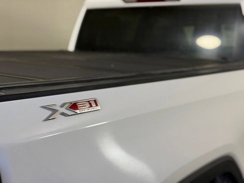 Used 2019 GMC Sierra 1500 4x4 Crew Cab w/ Convenience Package image 9