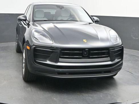 New 2025 Porsche Macan image 7