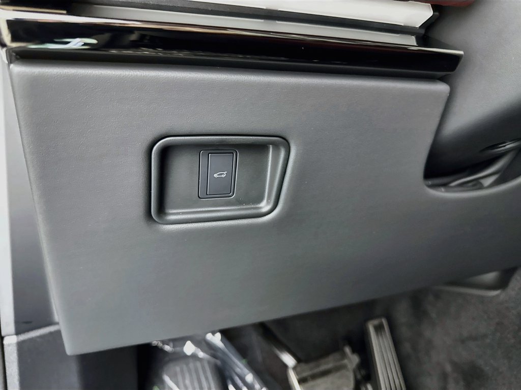 New 2026 Land Rover Range Rover Sport Dynamic SE AWD/4WD image 10