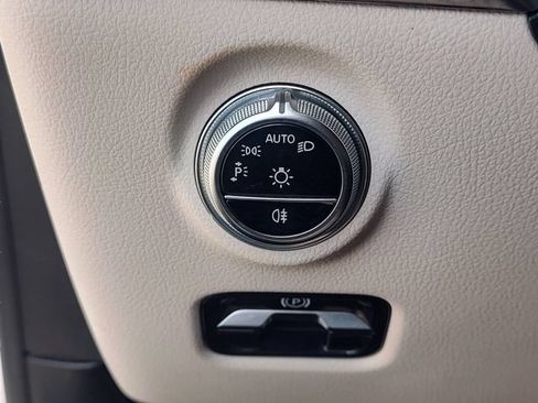 Used 2024 Mercedes-Benz C 300 Sedan image 22