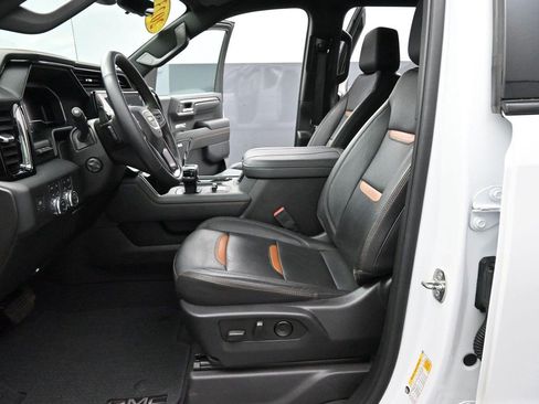 Used 2023 GMC Sierra 1500 AT4 w/ AT4 Premium Package AWD/4WD image 13