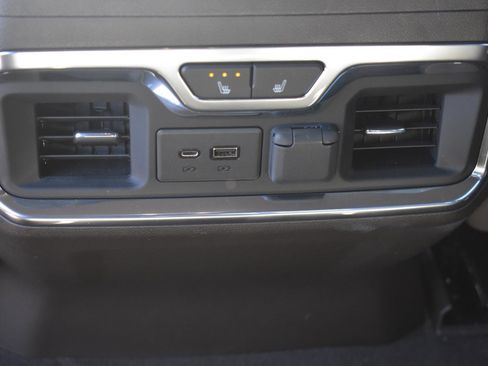 Used 2021 GMC Sierra 1500 SLT image 18