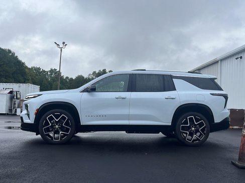 New 2026 Chevrolet Traverse High Country w/ LPO, Floor Liner Package FWD image 2