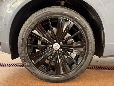 Used 2023 Volvo XC60 B5 Plus AWD/4WD image 8