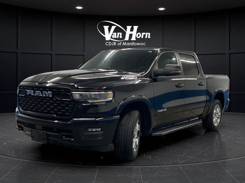 Used 2025 RAM 1500 Big Horn AWD/4WD image 3