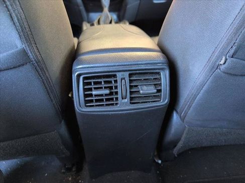 Used 2018 Nissan Rogue SV FWD image 17