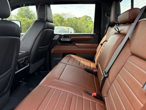 Certified 2024 GMC Sierra 3500 Denali Ultimate AWD/4WD image 32