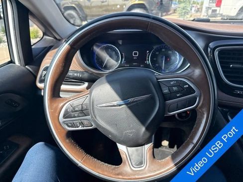 Used 2017 Chrysler Pacifica Limited FWD image 16