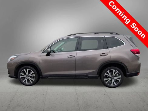 Used 2022 Subaru Forester Limited image 3
