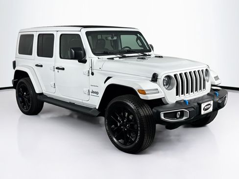 Used 2023 Jeep Wrangler Unlimited Sahara w/ Cold Weather Group AWD/4WD image 2