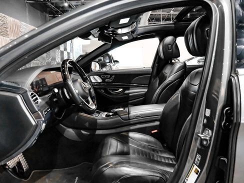 Used 2019 Mercedes-Benz S 560 Sedan image 4