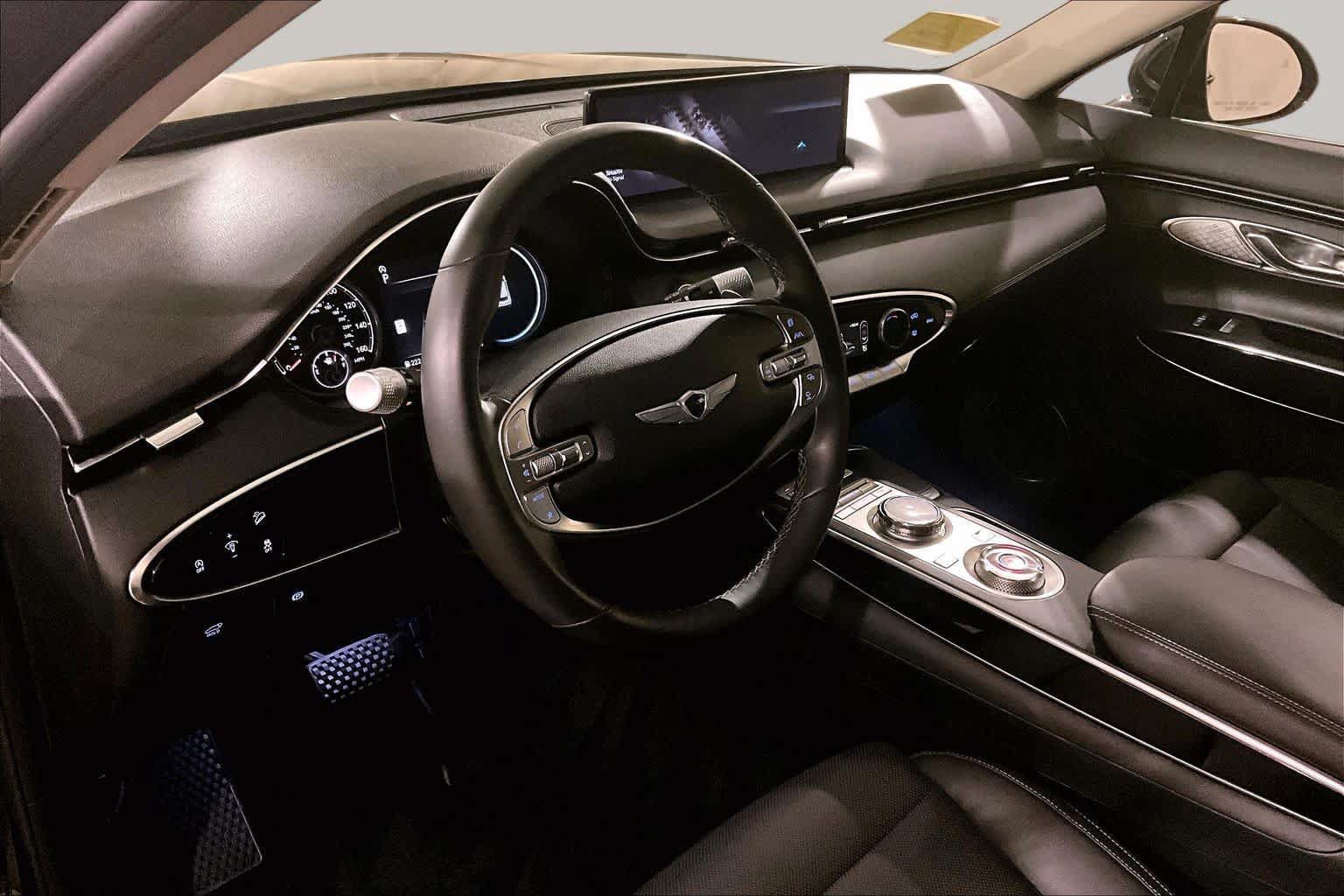 Used 2023 Genesis GV70 2.5T AWD/4WD image 16