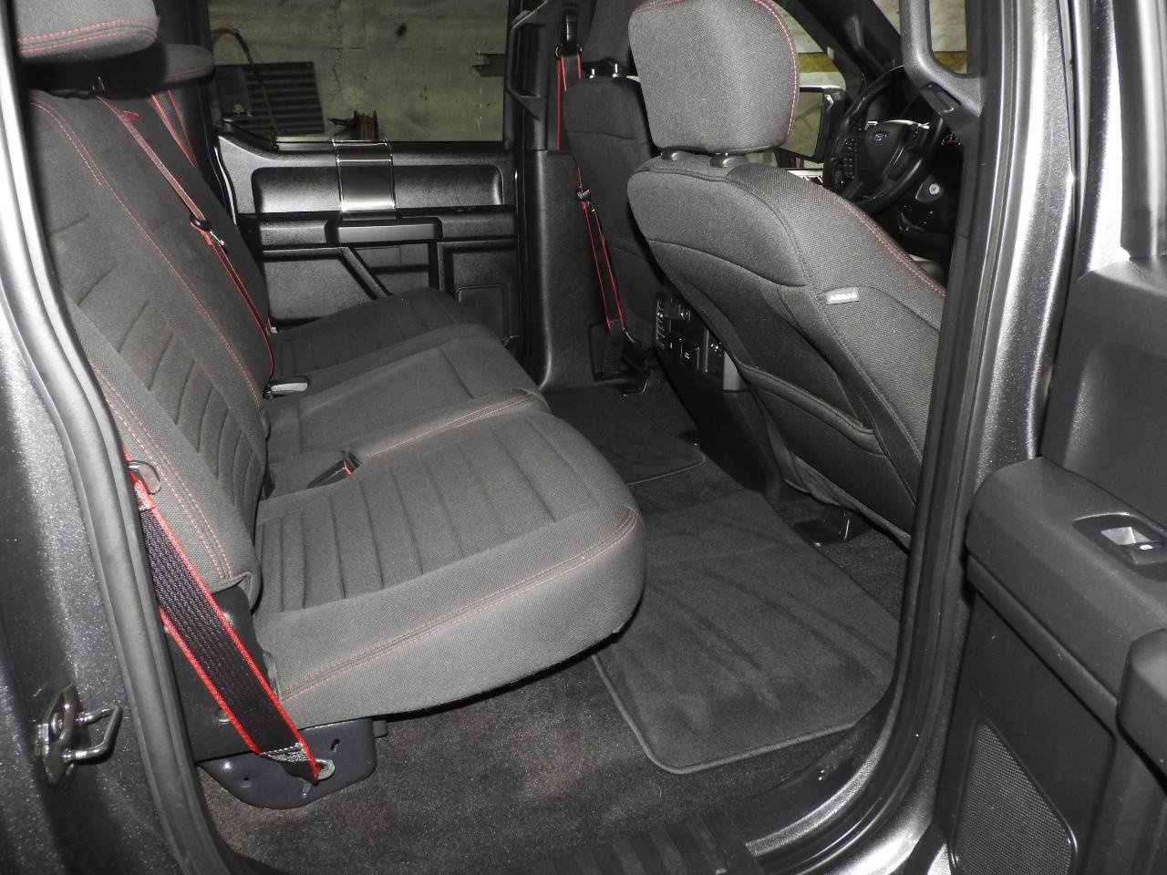 Used 2018 Ford F150 XLT w/ Equipment Group 302A Luxury AWD/4WD image 9