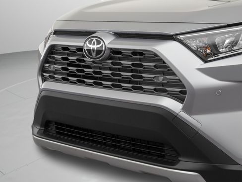 Used 2020 Toyota RAV4 Limited FWD image 60