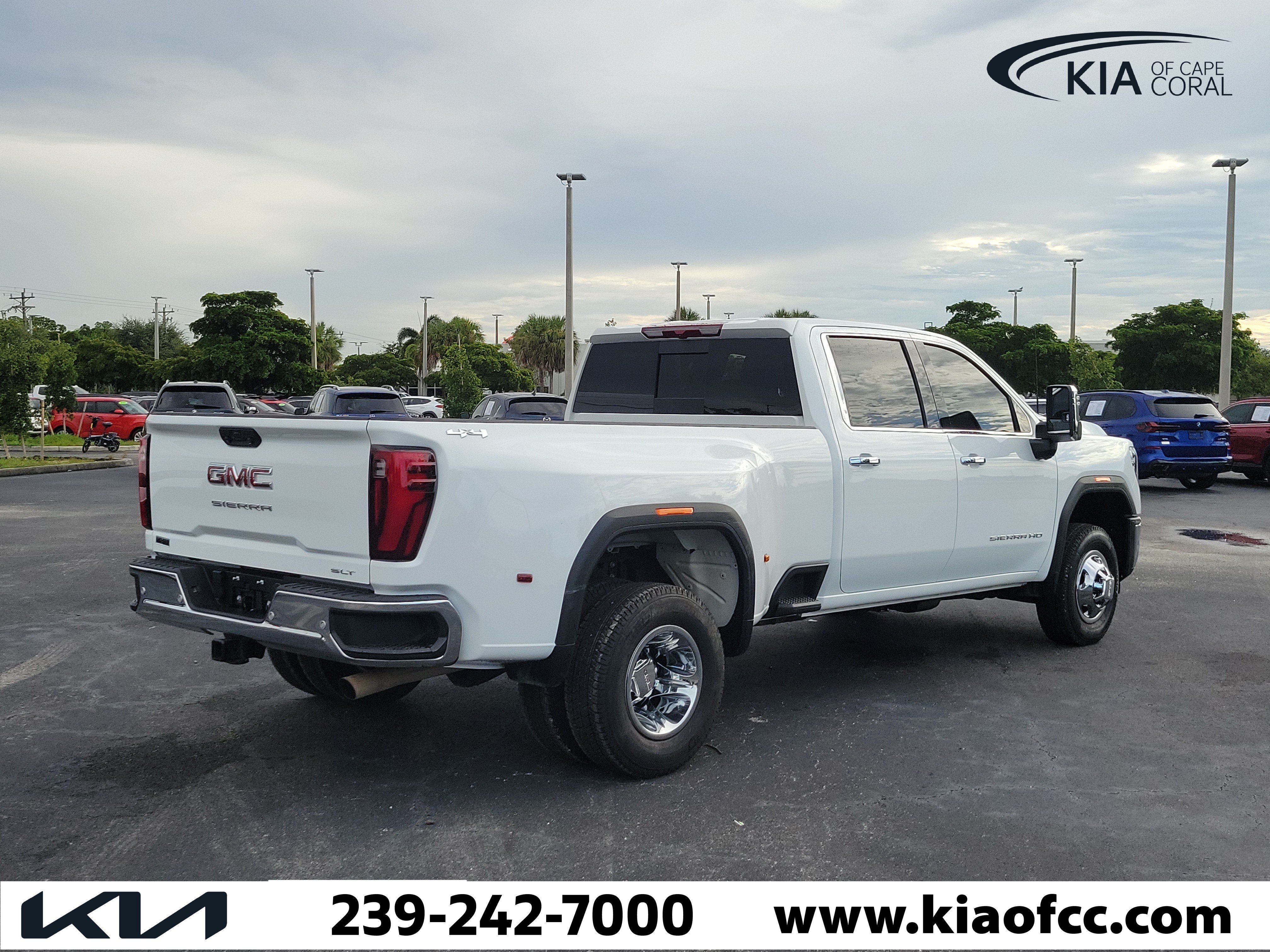 Used 2026 GMC Sierra 3500 SLT w/ SLT Convenience Package AWD/4WD image 6