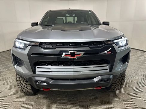 Used 2025 Chevrolet Colorado ZR2 w/ Technology Package image 8