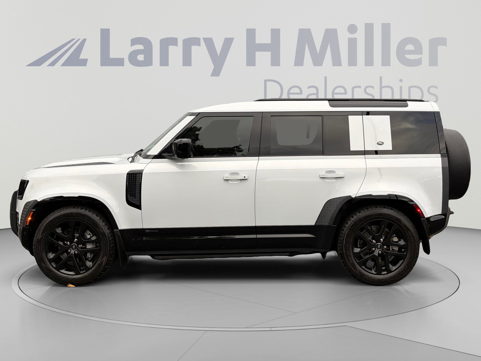 Used 2021 Land Rover Defender 110 X-Dynamic HSE AWD/4WD image 2