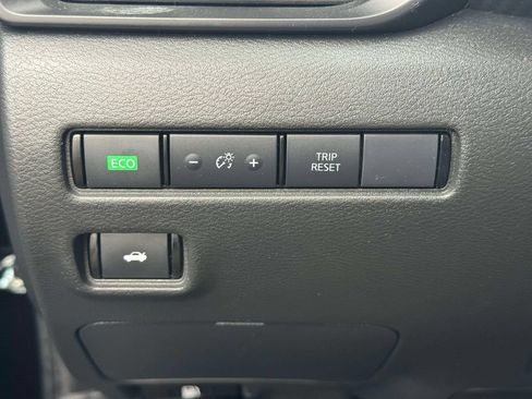 Used 2025 Nissan Sentra S FWD image 18
