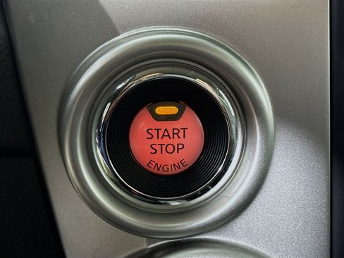 Used 2021 Nissan Titan SV w/ SV Convenience Package image 20