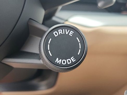 New 2025 Porsche Cayenne image 18