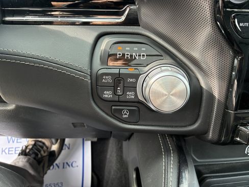 Used 2025 RAM 1500 Limited AWD/4WD image 32