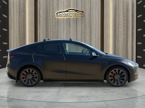 Used 2023 Tesla Model Y Performance AWD/4WD image 10