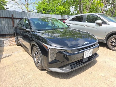 Used 2025 Kia K4 LXS image 6