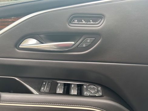 Used 2022 Cadillac Escalade Premium Luxury w/ Performance Package image 22