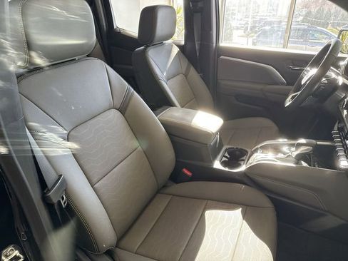 Used 2025 Chevrolet Colorado ZR2 w/ Technology Package image 25