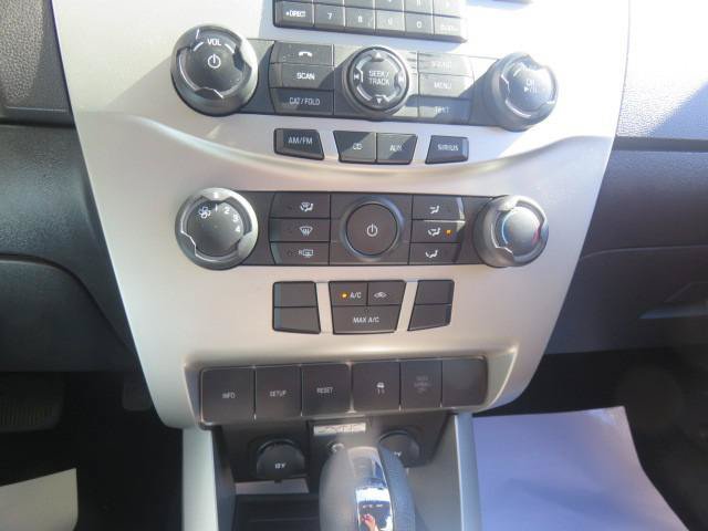 Used 2010 Ford Focus SE FWD image 14