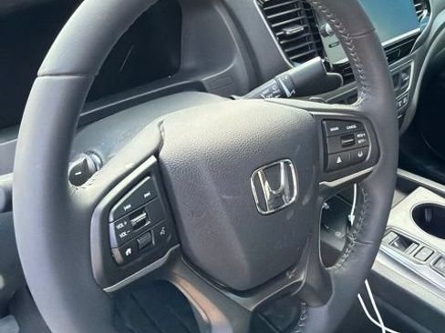 Used 2025 Honda Ridgeline RTL image 13
