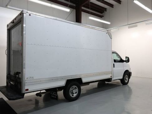 Used 2022 Chevrolet Express 3500 w/ Driver Convenience Package image 29