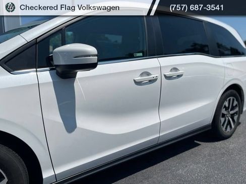 Used 2025 Honda Odyssey EX-L image 3