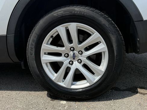Used 2018 Ford Explorer XLT w/ Equipment Group 201A AWD/4WD image 38