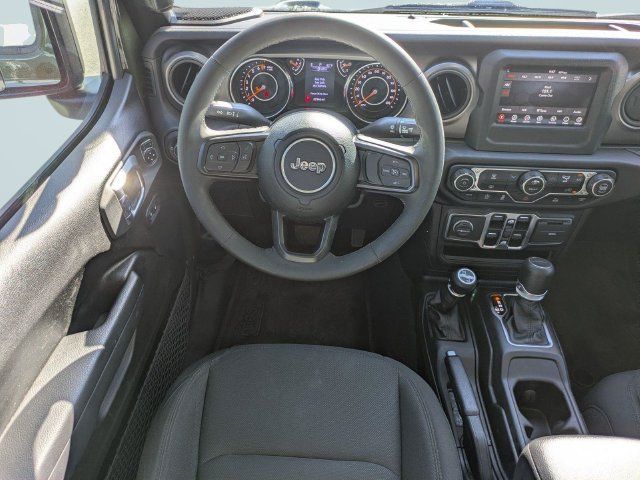 Used 2023 Jeep Gladiator Sport AWD/4WD image 16