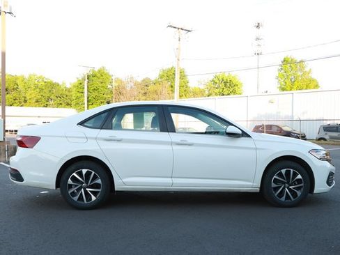 Used 2024 Volkswagen Jetta S image 3